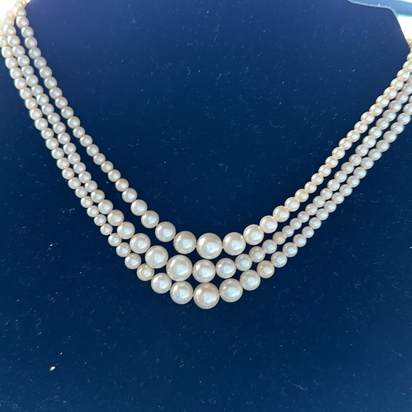 Vintage 3 strand pearl necklace, graduated sizes - Picture 2 of 12